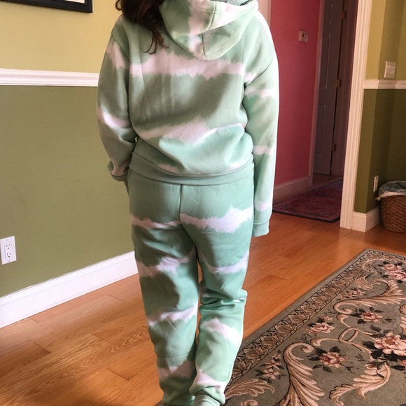 Almost unused/ like new jogging set hoodie + pants size Small - Picture 5 of 5